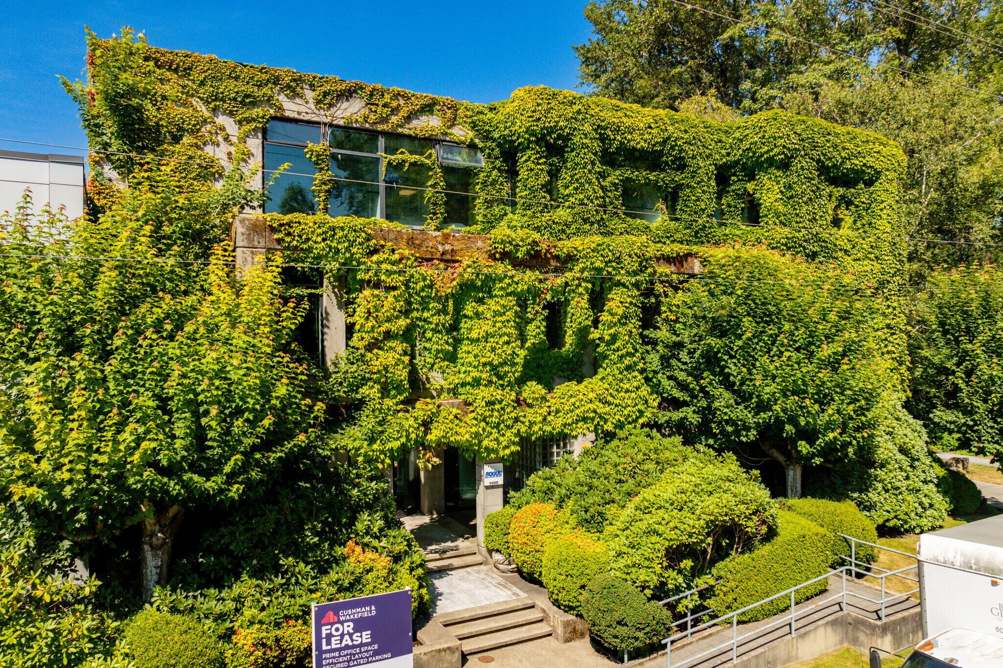 1000 3rd St, North Vancouver District, BC à louer Photo principale- Image 1 de 5