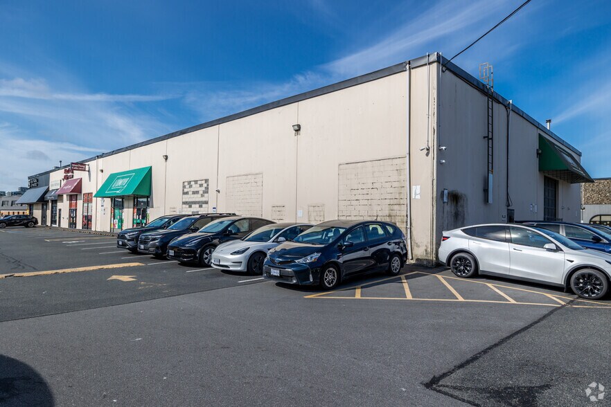 7971 Alderbridge Way, Richmond, BC à louer - Photo du bâtiment - Image 2 de 3