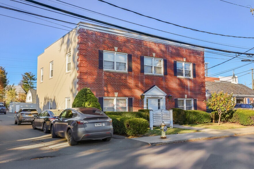 3 W End Ave, Old Greenwich, CT à louer - Photo du bâtiment - Image 2 de 3