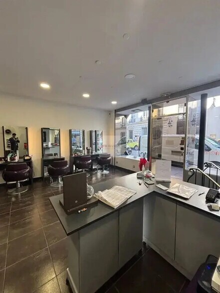 29 Rue De L'Arcade, Paris for lease - Interior Photo - Image 3 of 9