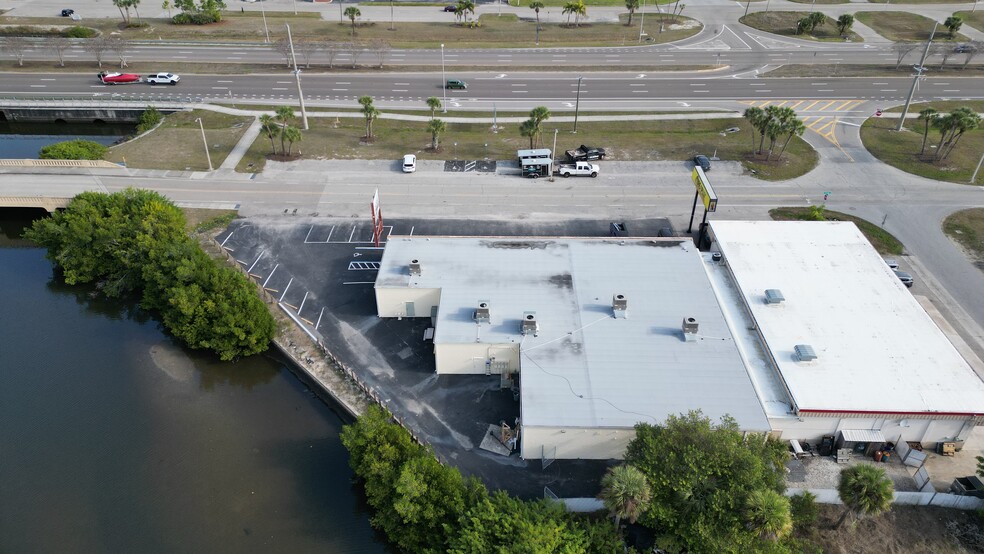 3527 Tamiami Trl, Port Charlotte, FL for sale - Building Photo - Image 3 of 11