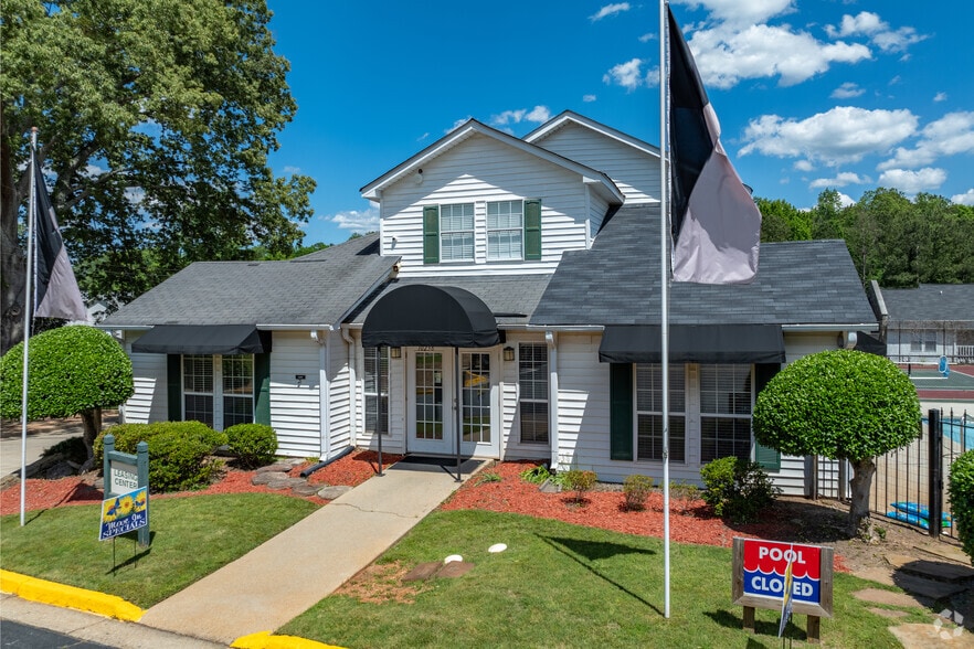 10238 Fieldcrest Walk, Covington, GA à vendre - Photo du bâtiment - Image 3 de 20