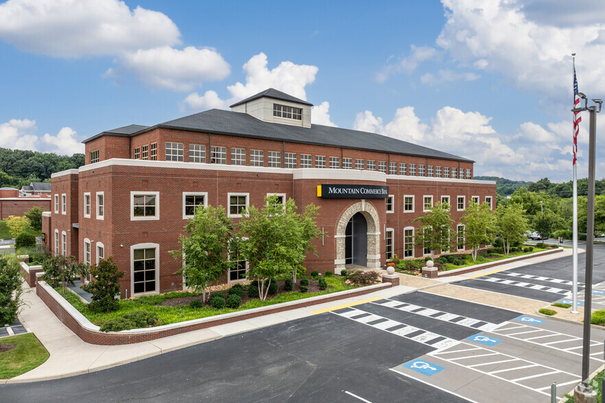 9950 Kingston Pike, Knoxville, TN for lease - Building Photo - Image 3 of 4