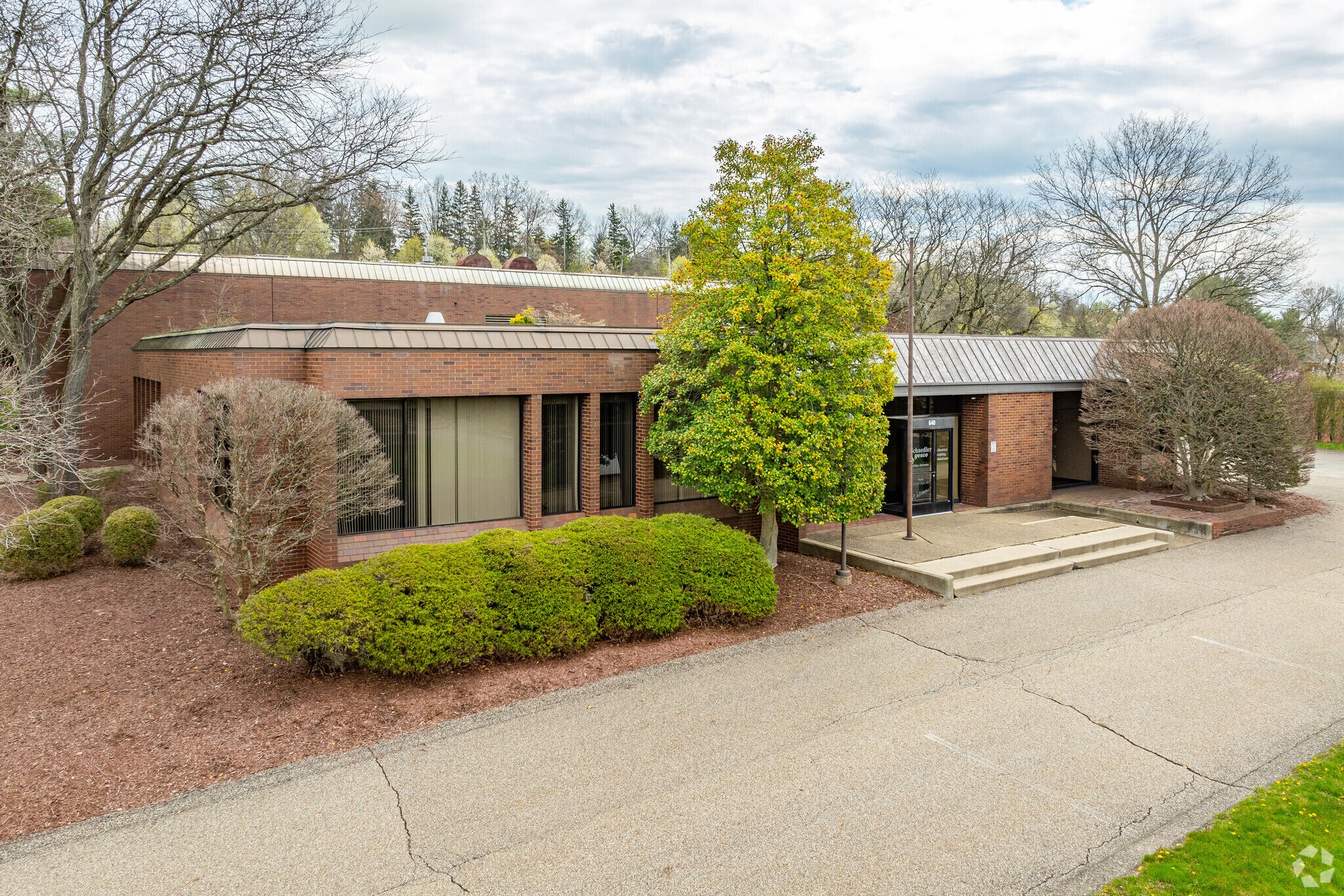 640 Alpha Dr, Pittsburgh, PA à vendre Photo du bâtiment- Image 1 de 1