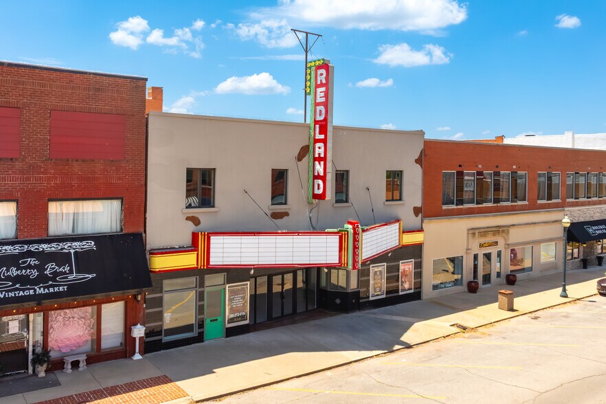 606 Frisco Ave, Clinton, OK à vendre - Photo du bâtiment - Image 2 de 27