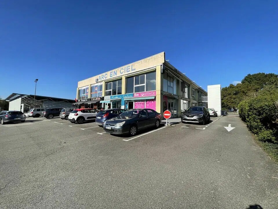 Commerce de détail dans Orvault à louer Photo du bâtiment- Image 1 de 9