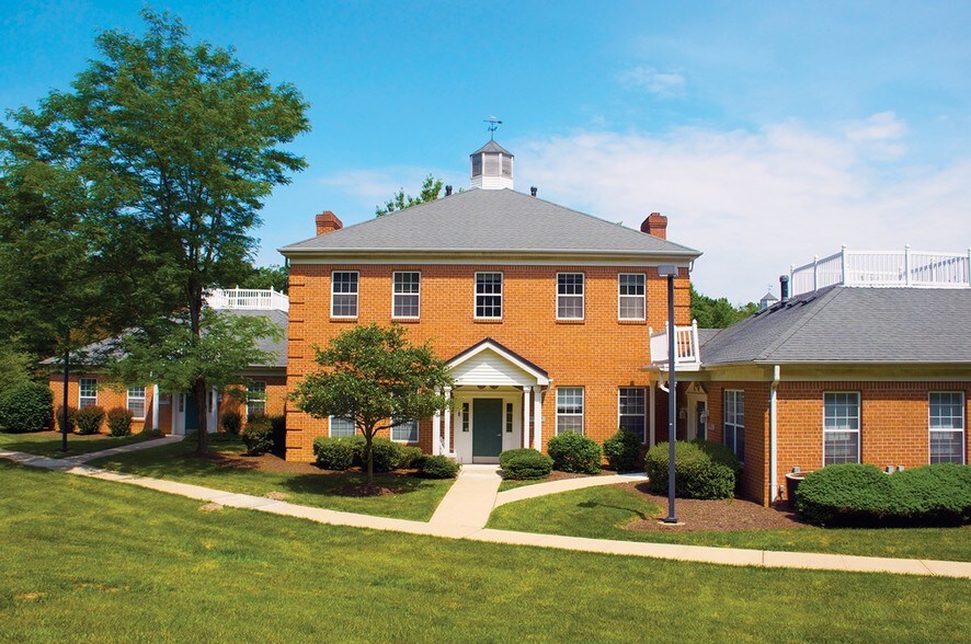 211 Commons Way, Princeton, NJ à louer - Photo du bâtiment - Image 1 de 12