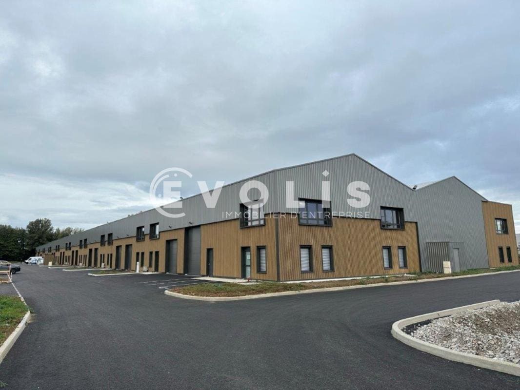 225 Avenue Des Marronniers, Bourgoin-Jallieu for lease Building Photo- Image 1 of 22