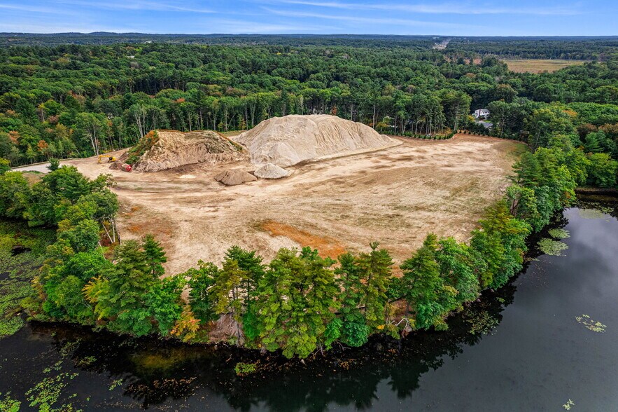 300 Ames Pond Dr, Tewksbury, MA à vendre - Photo du bâtiment - Image 3 de 9