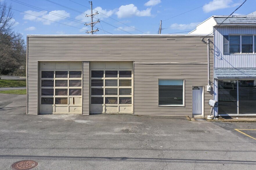178 Columbia Tpke, Rensselaer, NY à vendre - Photo du bâtiment - Image 2 de 33