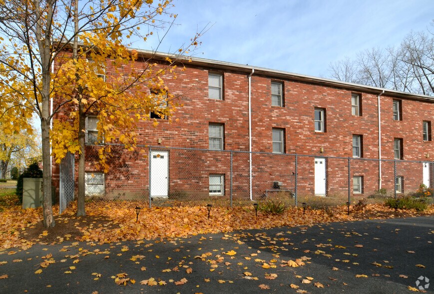 131-155 River St, West Springfield, MA for sale - Building Photo - Image 2 of 23
