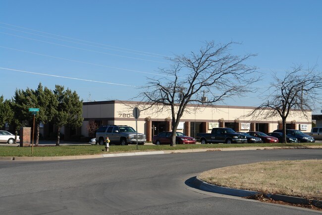 Plus de détails pour 7804 E Funston St, Wichita, KS - Bureau, Local d'activités à louer