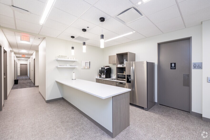 110 E Wayne St, Fort Wayne, IN à louer - Photo intérieure - Image 3 de 22