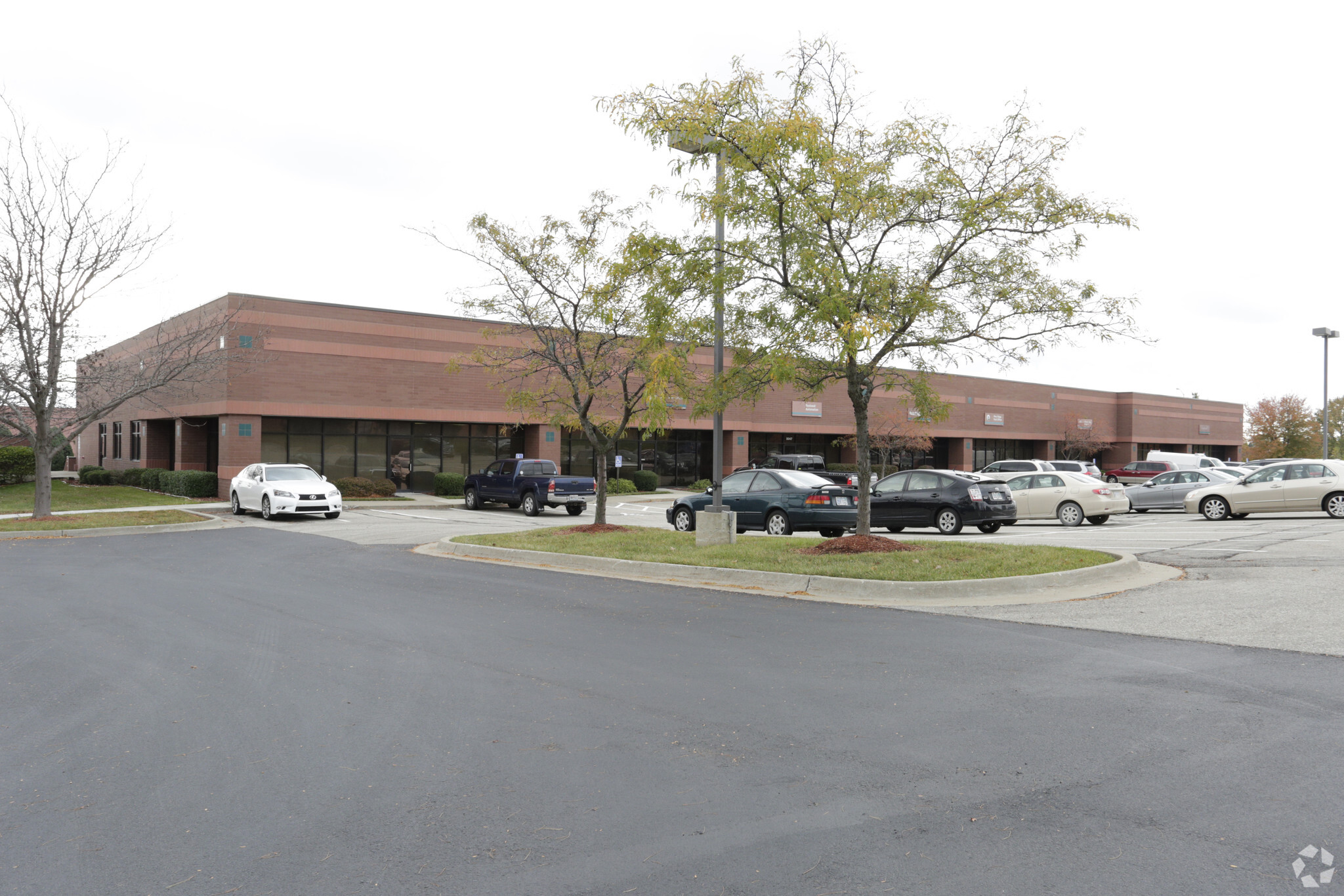 8043-8057 Bond St, Lenexa, KS for lease Primary Photo- Image 1 of 9