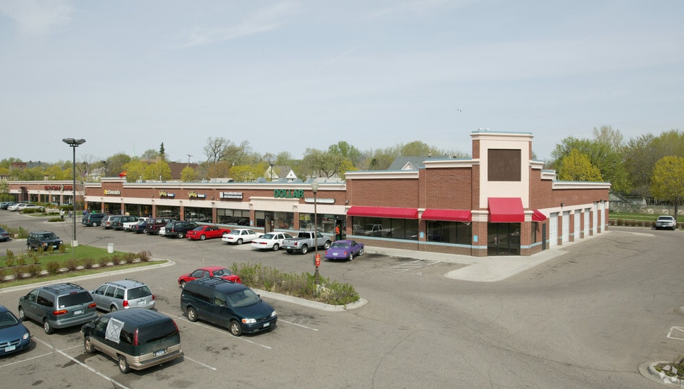 906-916 W Broadway Ave, Minneapolis, MN for lease - Building Photo - Image 2 of 4