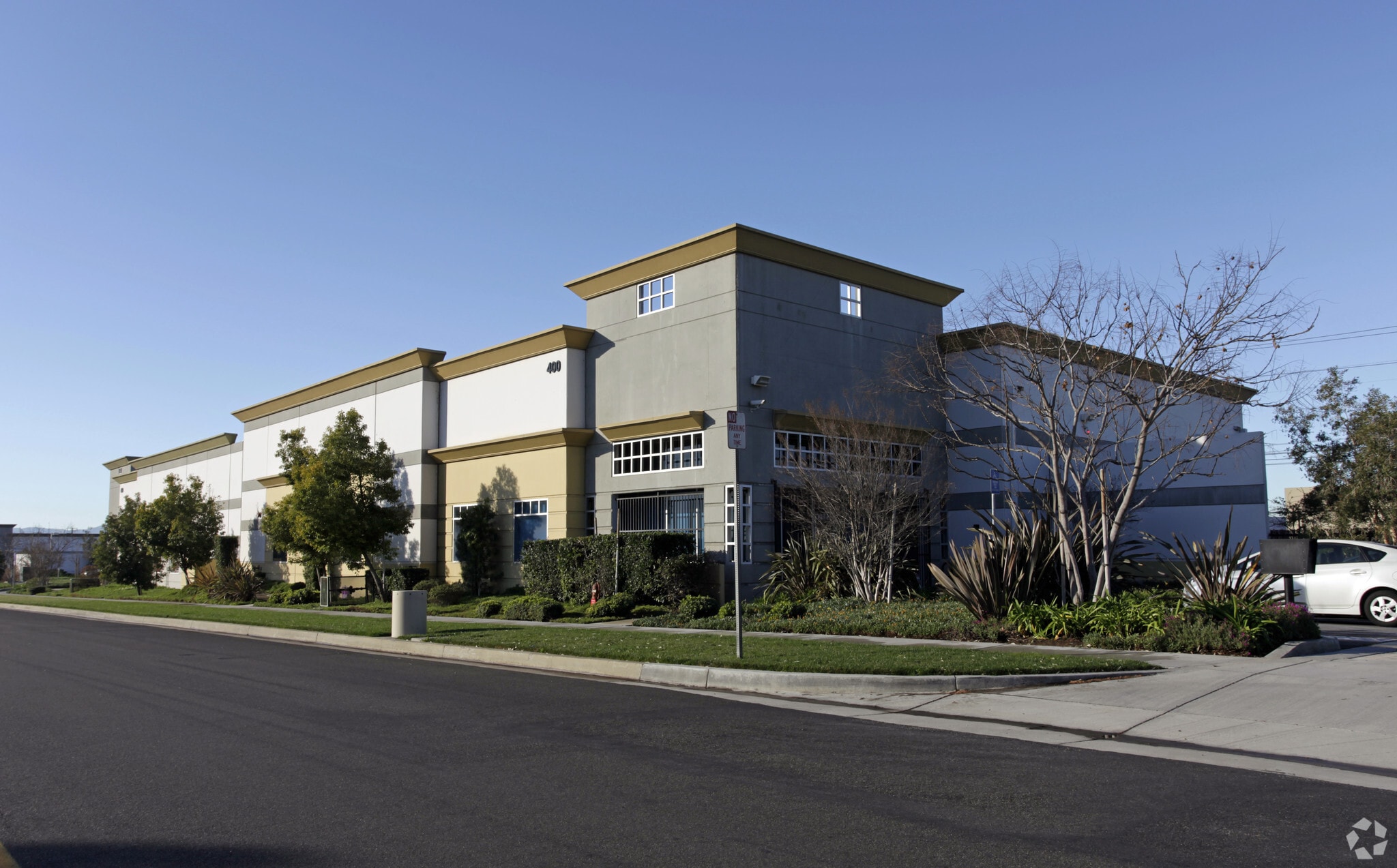 400 S Wineville Ave, Ontario, CA for lease Primary Photo- Image 1 of 5