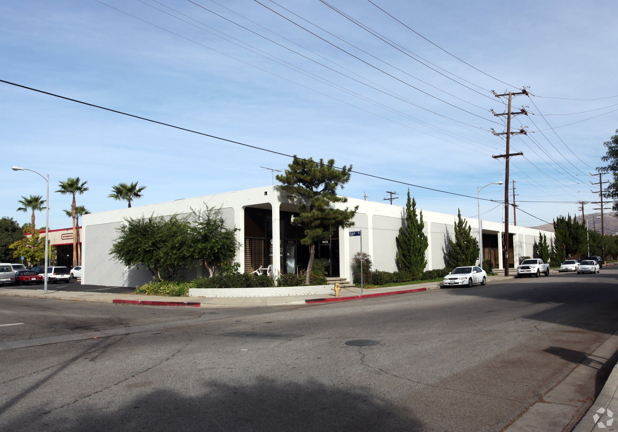 9401-9427 Lurline Ave, Chatsworth, CA à louer Photo principale- Image 1 de 7