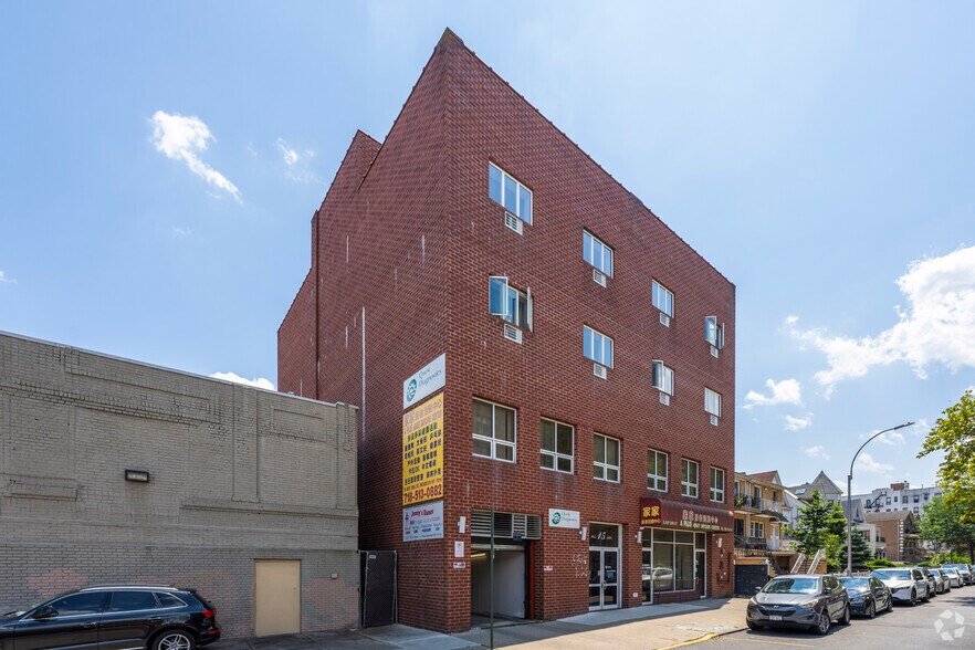 15 Bay 29th St, Brooklyn, NY à louer - Photo du bâtiment - Image 2 de 2