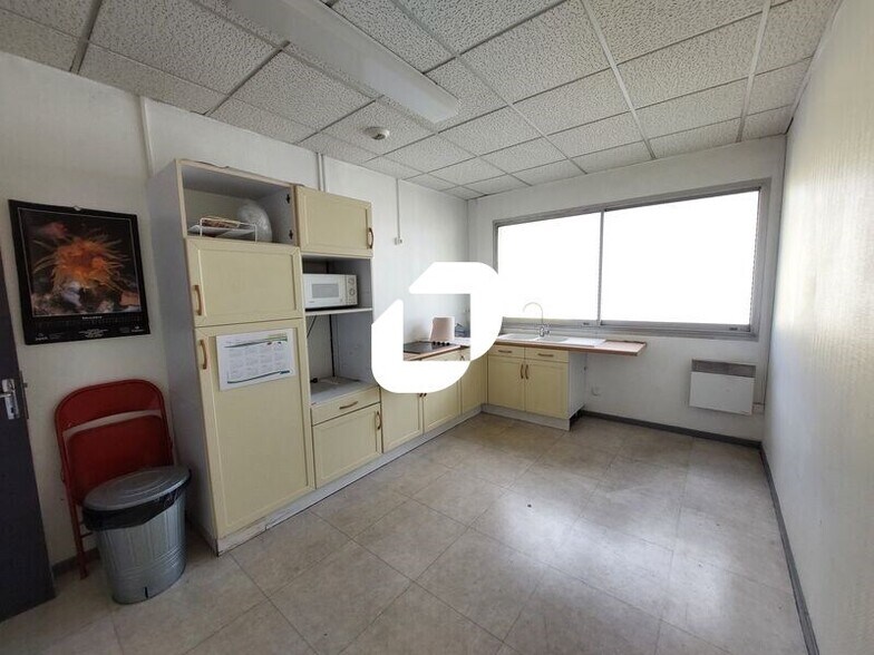Office in Trappes for lease - Interior Photo - Image 3 of 5