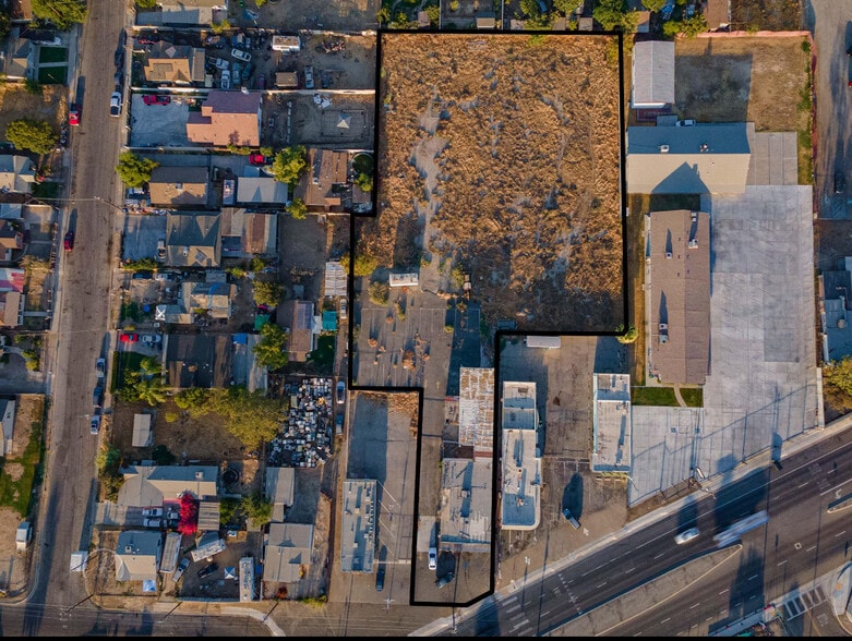 2222 S Chester Ave, Bakersfield, CA for sale - Building Photo - Image 2 of 19