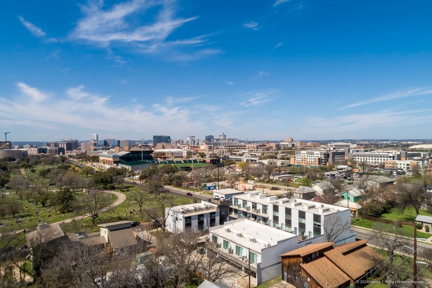 1701 E Martin Luther King Jr Blvd, Austin, TX for lease - Aerial - Image 2 of 3