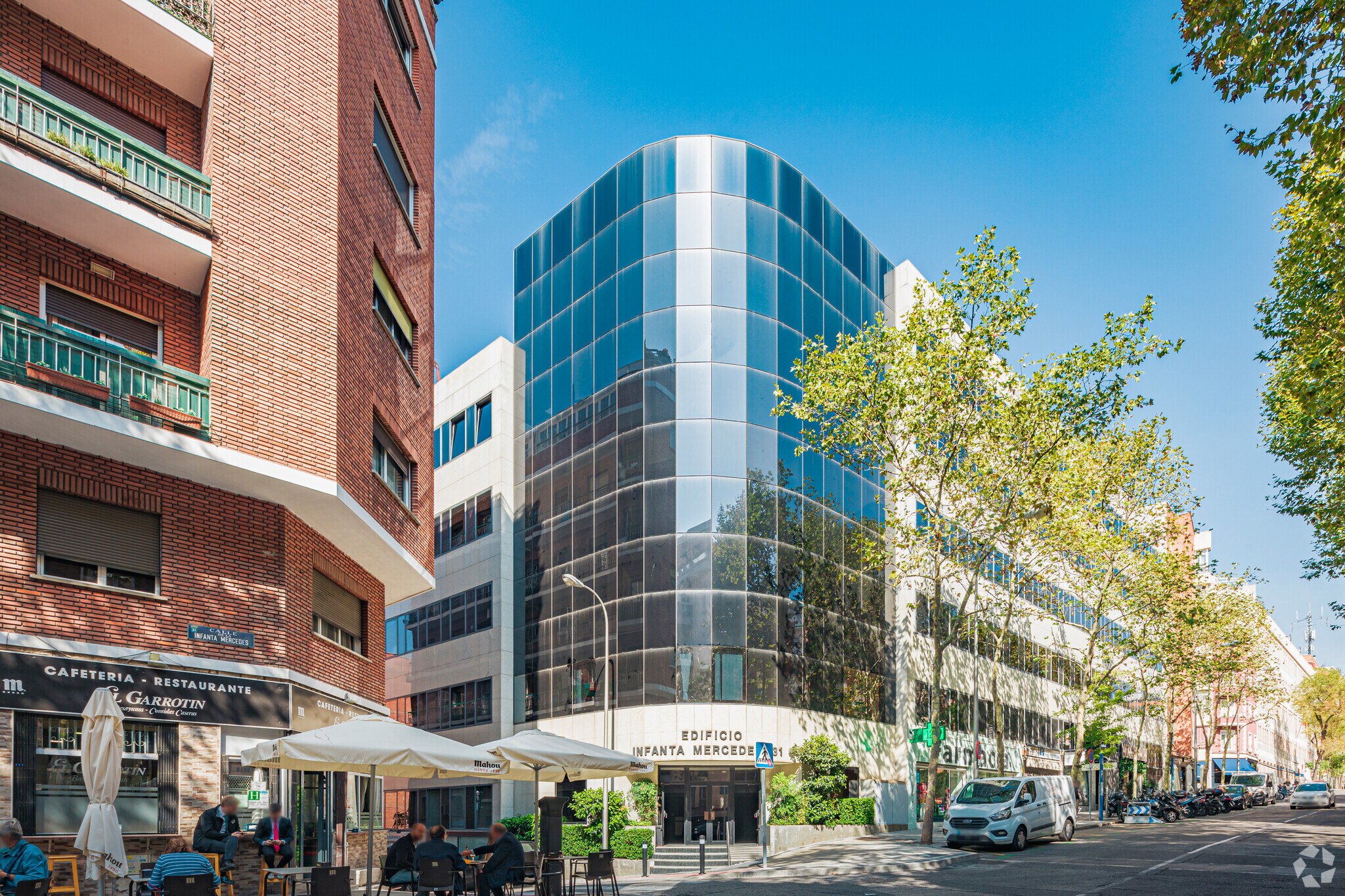 Calle de la Infanta Mercedes, 31, Madrid, Madrid for lease Primary Photo- Image 1 of 5