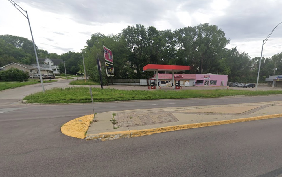 2930 Gordon Dr, Sioux City, IA for sale Primary Photo- Image 1 of 4