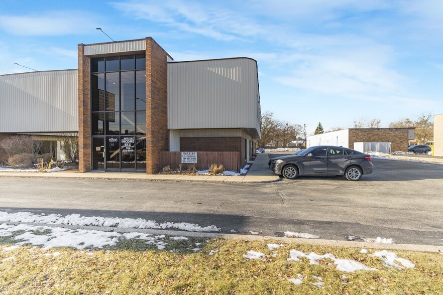 15510 Cicero Ave, Oak Forest, IL à louer - Photo du bâtiment - Image 2 de 20