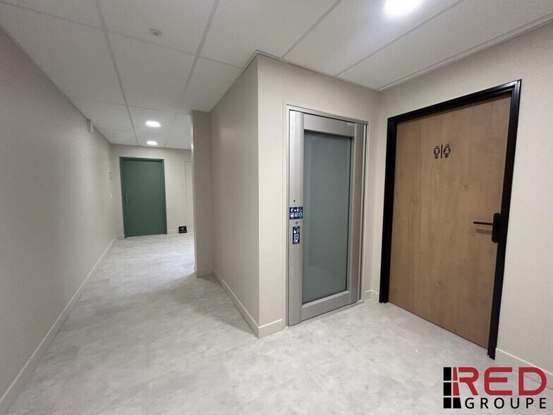 Rue Pasteur, Aix-en-Provence for lease - Lobby - Image 3 of 6