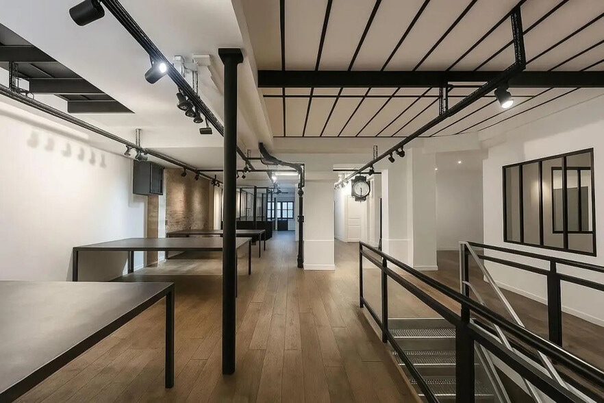 82 Rue De La Folie-Méricourt, Paris for lease - Building Photo - Image 1 of 8