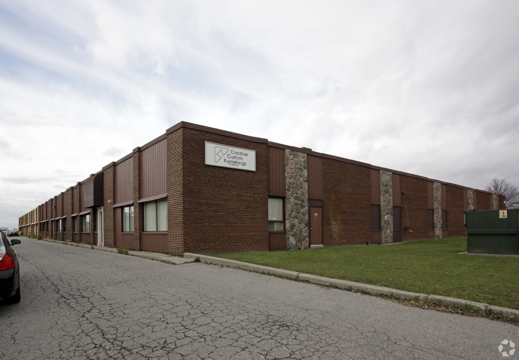 350 Oakdale Rd, Toronto, ON à louer Photo principale- Image 1 de 3