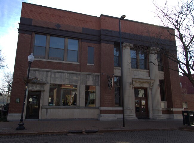 Plus de détails pour 100-104 N Main St, Saint Charles, MO - Bureau à louer
