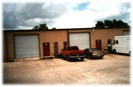 9050 Emnora Ln, Houston, TX for lease - Building Photo - Image 2 of 11