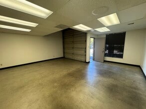 2599 E 28th St, Signal Hill, CA for lease Interior Photo- Image 2 of 5