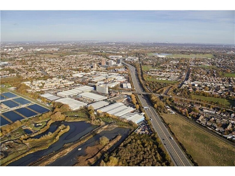 Dolphin Rd W, Sunbury On Thames for lease - Building Photo - Image 2 of 45