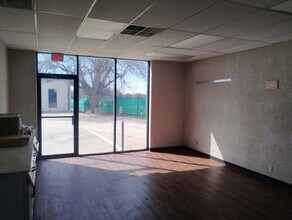 705 N Greenville Ave, Allen, TX à louer Photo intérieure- Image 2 de 11