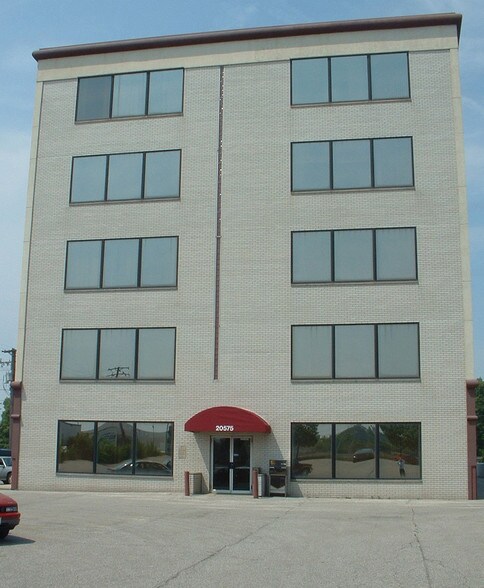 20575 Center Ridge Rd, Rocky River, OH à vendre - Photo du bâtiment - Image 3 de 17