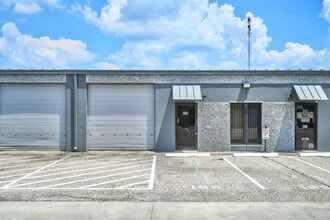 1300 S Frazier St, Conroe, TX à louer Photo intérieure- Image 2 de 21