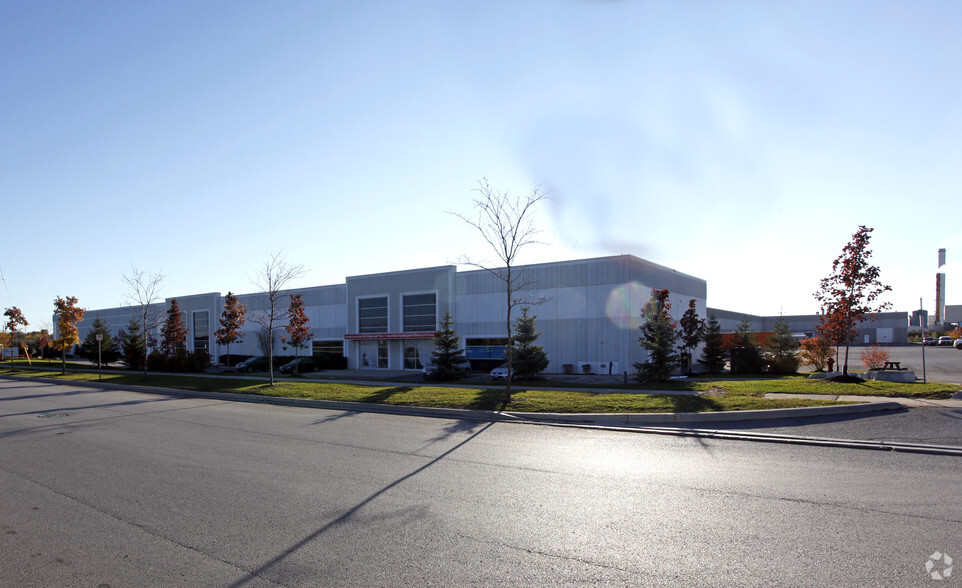 8400 Lawson Rd, Milton, ON for lease - Building Photo - Image 2 of 2