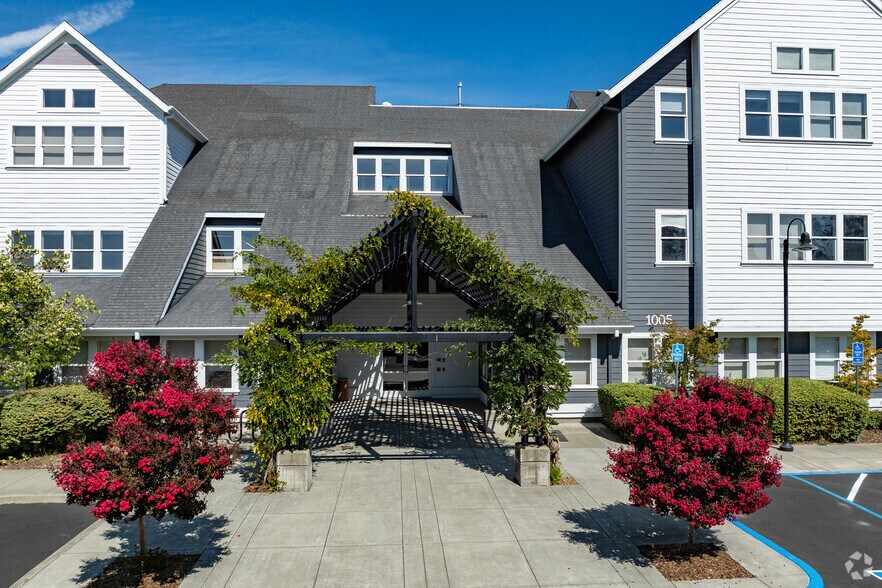 1005 Gravenstein Hwy, Sebastopol, CA à vendre - Photo du bâtiment - Image 2 de 3