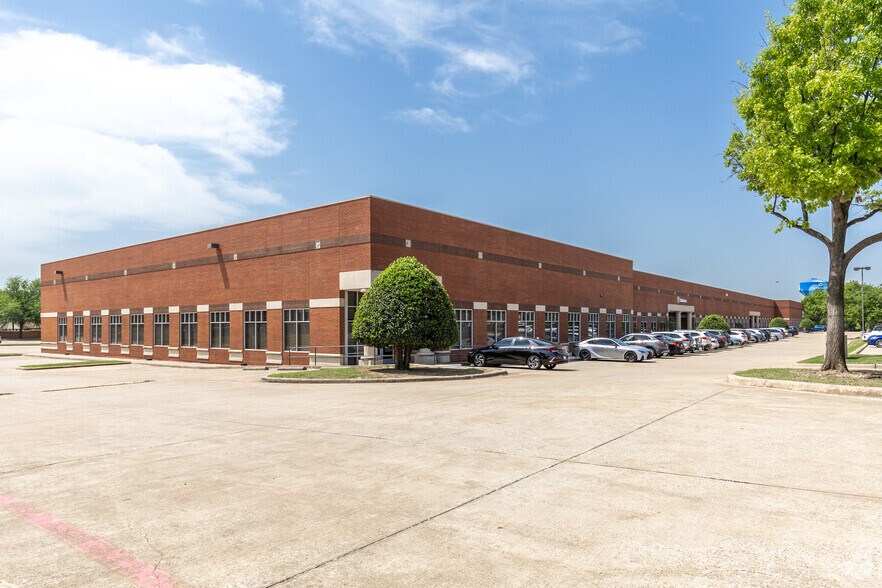 3000 Kellway Dr, Carrollton, TX à louer - Photo du bâtiment - Image 3 de 6