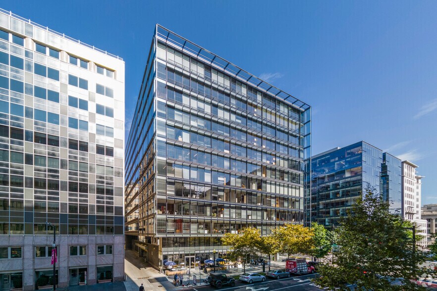 800 17th St NW, Washington, DC à louer - Photo du bâtiment - Image 2 de 18