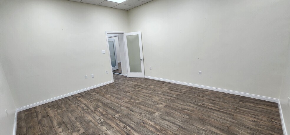 117 S Louise St, Glendale, CA à louer - Photo du bâtiment - Image 2 de 7