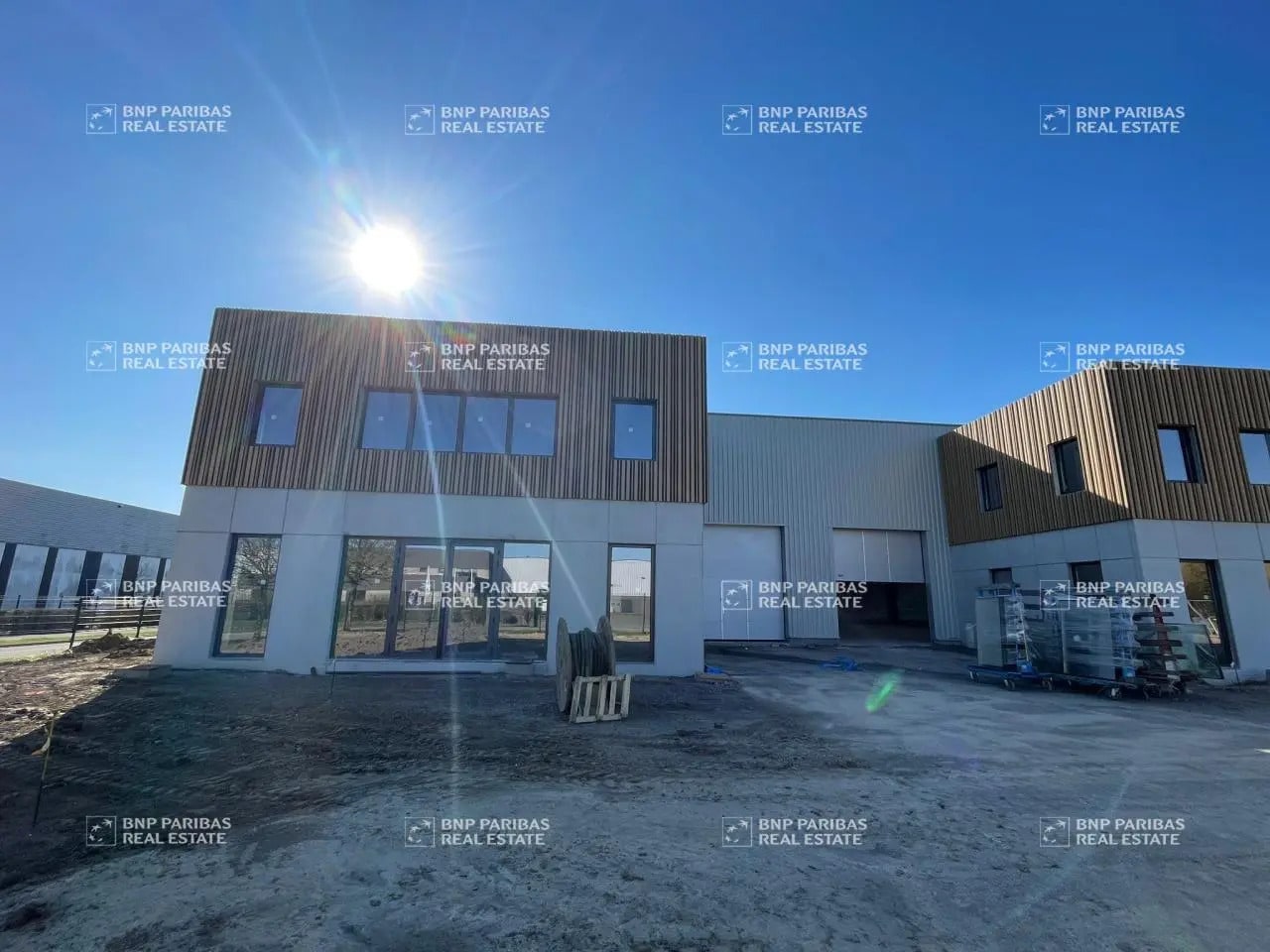 Flex in Wattrelos for lease Building Photo- Image 1 of 12