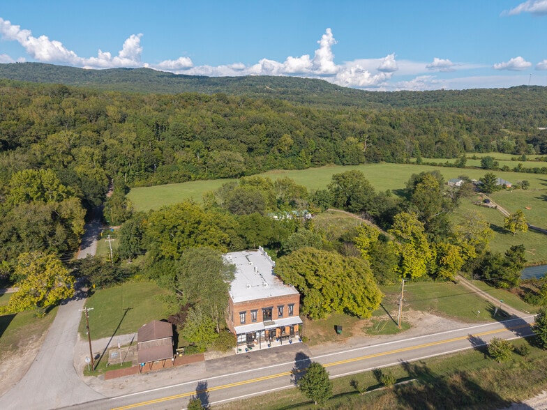 411 E Front Ave, Chester, AR for sale - Building Photo - Image 1 of 73