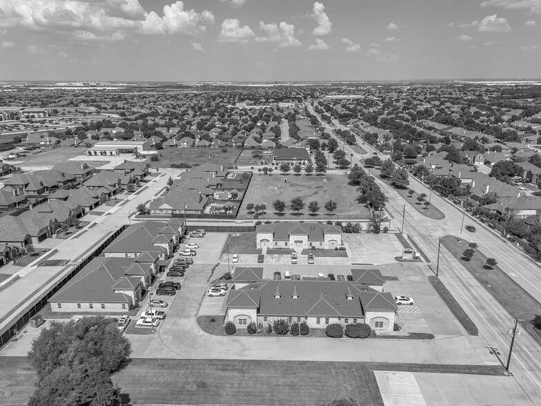 11751 Alta Vista Rd, Fort Worth, TX à louer - Photo du bâtiment - Image 2 de 26