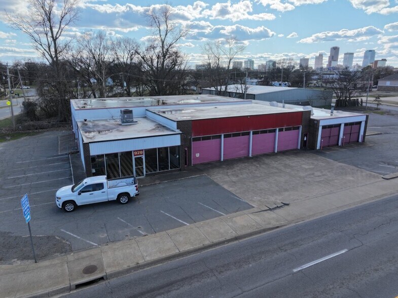920 E Broadway St, North Little Rock, AR à vendre - Photo du bâtiment - Image 1 de 7