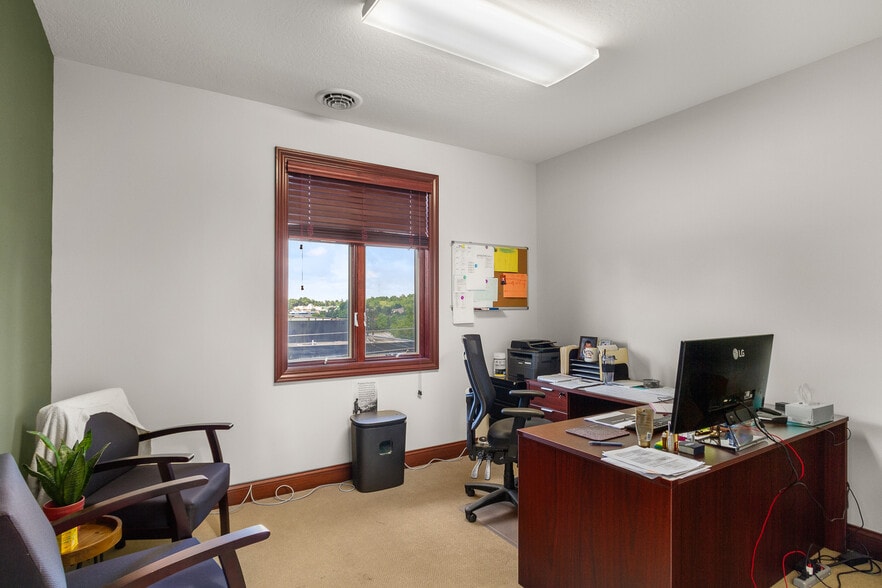 1230 Lexington Ave, Mansfield, OH for lease - Building Photo - Image 3 of 53