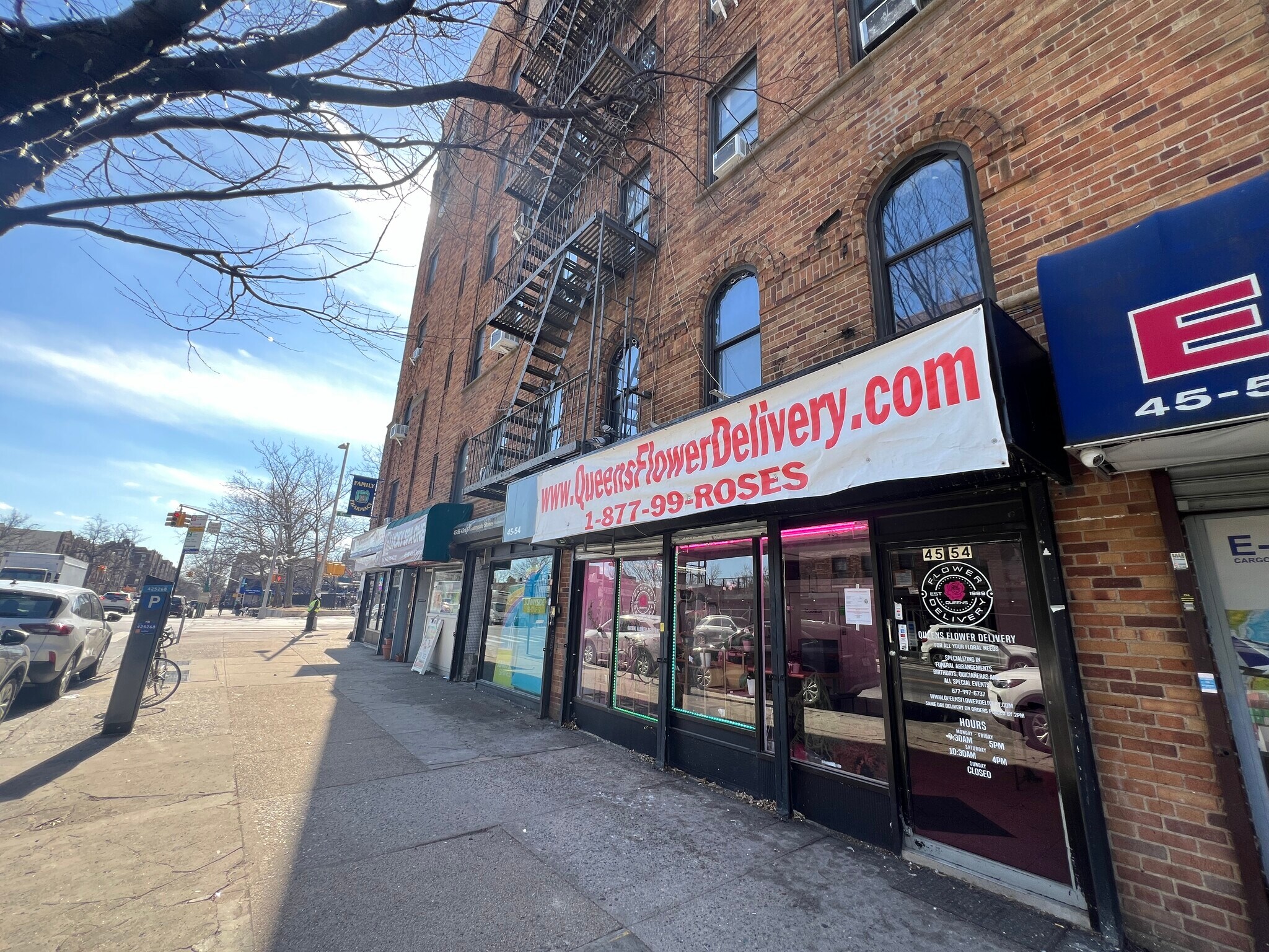 4554 43rd St, Sunnyside, NY à vendre Photo principale- Image 1 de 1