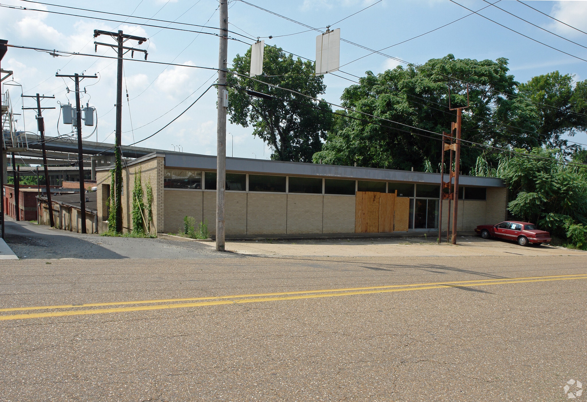 CBD Mixed-Use Retail/ Office/ Warehouse portfolio of 2 properties for sale on LoopNet.ca Primary Photo- Image 1 of 5